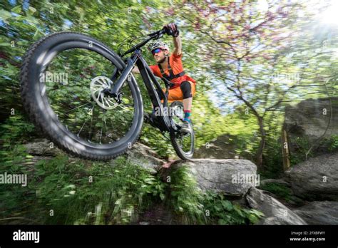 Male athlete in cycling hi-res stock photography and images - Alamy