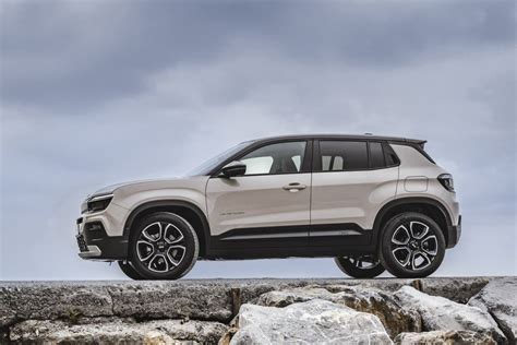 New hybrid SUV in South America: Avenger could land in Brazil ...