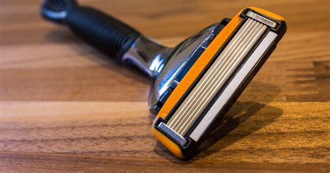 Razers, razors, Razrs and blades. What's the difference? - CNET