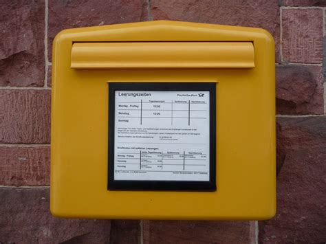 File:Gelber Briefkasten der Deutschen Post.JPG - Wikimedia Commons