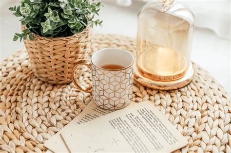 THE BEST PRODUCTIVE MORNING ROUTINE - Ambyr Things