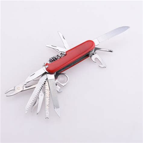 What specific feature do you prioritize most when choosing a multi-tool for everyday carry?