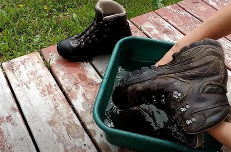 How to extend life of hiking boot waterproofing?