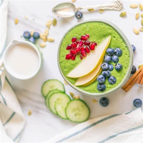 Healthy Apple Pie Smoothie Bowl - Awesome Family Recipes