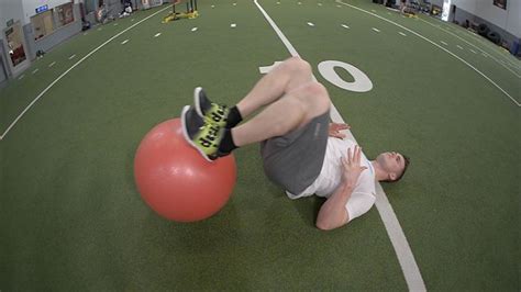 To prevent plateaus, what *one* advanced training technique unlocks consistent men’s strength gains?
