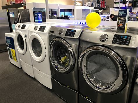 US durable goods orders slump; business investment on equipment appears soft | Reuters