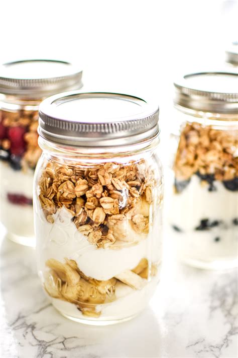 5 Make-Ahead Fruit &amp; Griekse Yoghurt Parfait Ideas to Try for Breakfast | Savage Rose