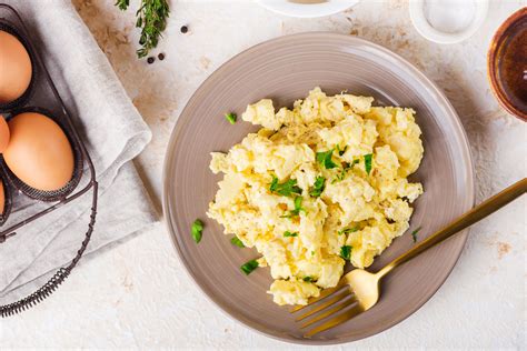 Easy Dairy-Free Scrambled Eggs Recipe