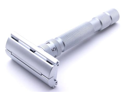 Optimal shave routine: How to eliminate razor burn & ingrowns for peak performance?