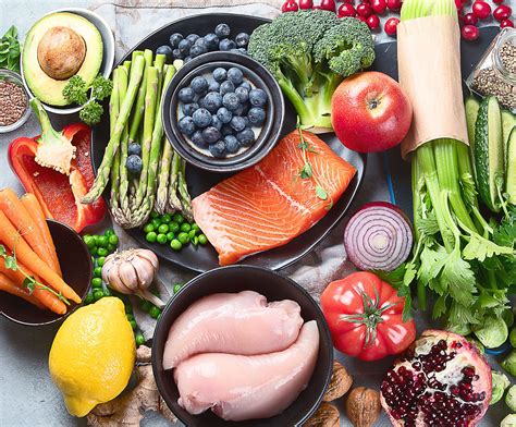What nutrition optimizes male recovery & muscle growth for peak performance?