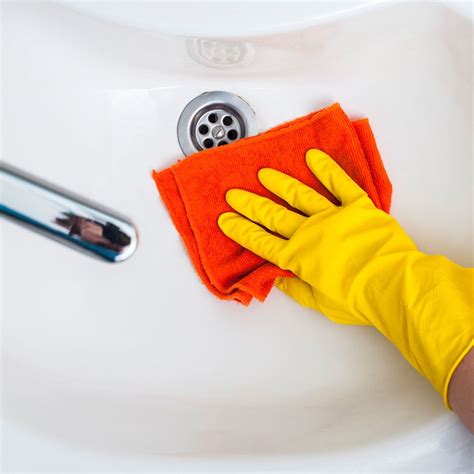 25 Crazy Cleaning Tips That Actually Work | Reader's Digest