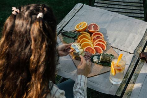 Mindful Eating - Guide to conscious eating and healthy living ...