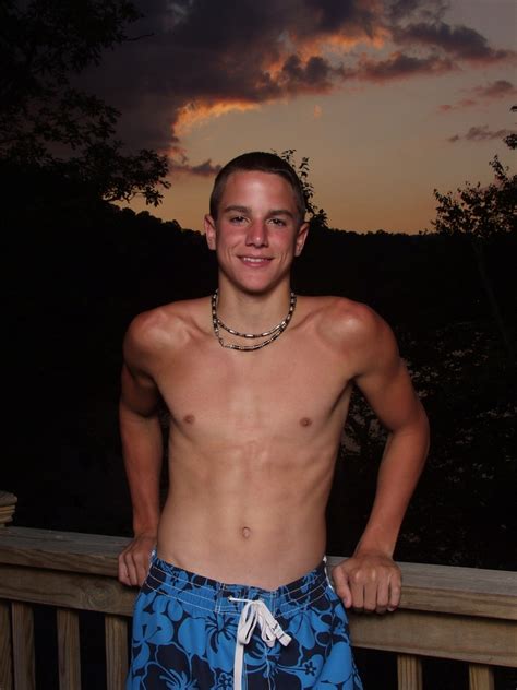 Shirtless Gallery 30 | Boy Collector