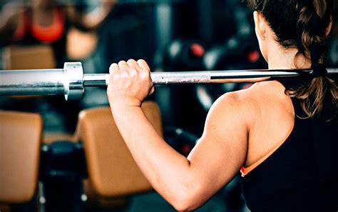 How Much Does A Barbell Weigh? Bar Weight Explained