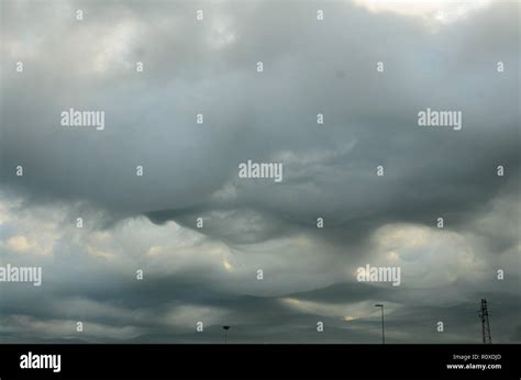 Heavy clouds low on hi-res stock photography and images - Alamy