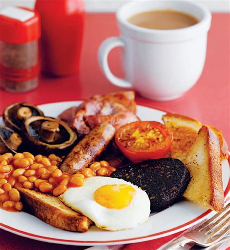 What breakfast optimally fuels sustained energy and focus for male peak performance?