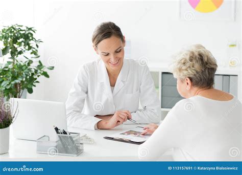 Dietician and Patient during Meeting Stock Image - Image of patient, diet: 113157691