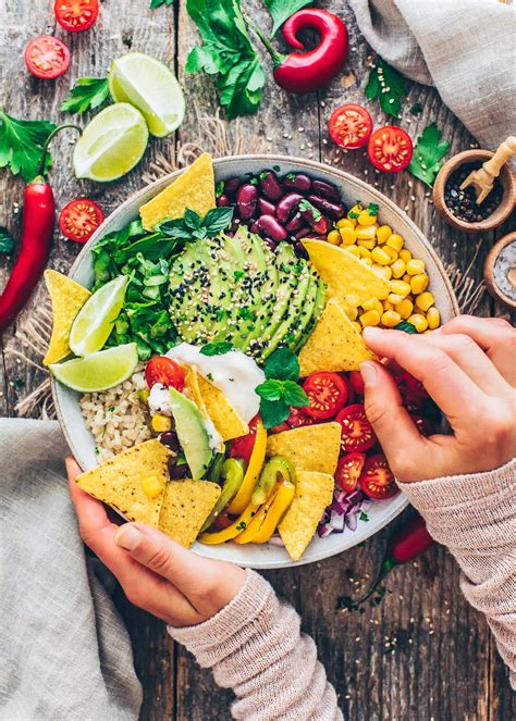 Vegan Burrito Bowl (Mexican Buddha Bowl) - Bianca Zapatka | Recipes