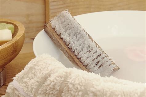 Exfoliate Before Shaving: Yes or No? | by Shaving for Men | Medium