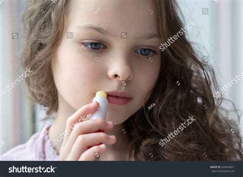 Applying Cleansing Balm: Over 1,090 Royalty-Free Licensable Stock ...