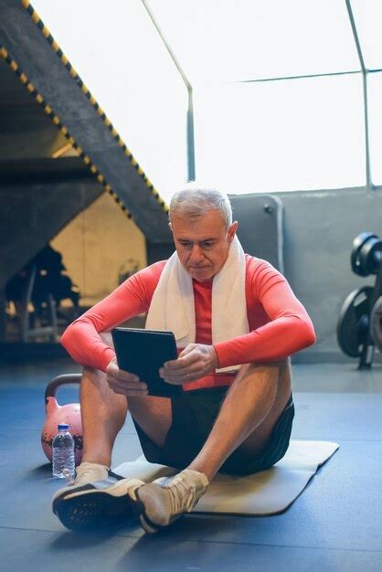 Optimal nutrition for sustained energy, sharp focus, & peak male performance?