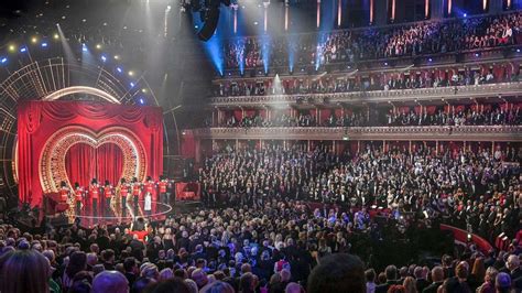 Royal Variety Performance 2022 host and acts announced | West End Theatre