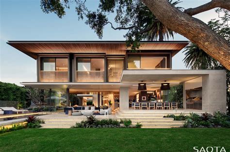 Contemporary family dwelling nestled on the Sydney Harbour shore | Cool ...