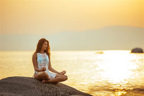 15 ways to stay calm in a chaotic world - HealthEZ