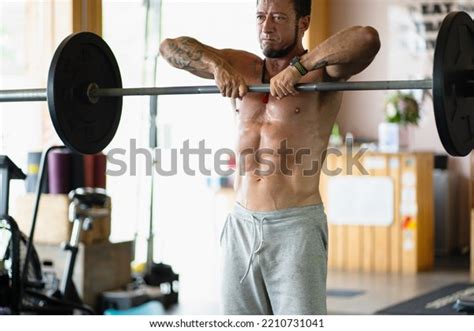 Serious Strong Man Lifting Weights Gym Stock Photo 2210731041 ...