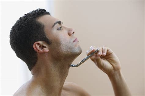How to Get Rid of Unsightly Razor Bumps in the Neck Area | Livestrong.com