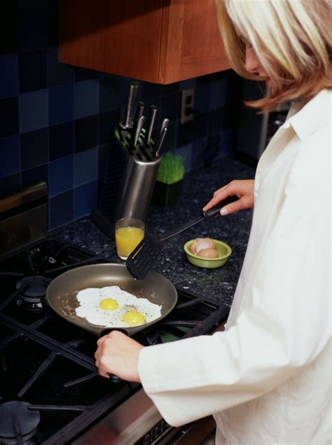 What Is Considered a Healthy Breakfast? | Livestrong.com