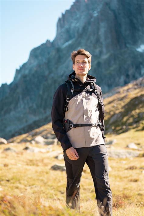 Men’s Hiking Waterproof Jacket - MH 150 Black/Beige - smoked black, Ash beige - Quechua - Decathlon