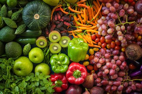 Food to help keep your teeth white and clean - Boutique Whitening for ...