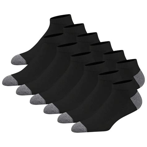 When choosing men’s athletic socks, what’s the most important feature you look for (e.g., arch support, moisture-wicking, cushioning, compression)?
