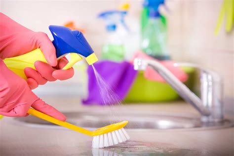 What Is The Best Way To Spring Clean Living Spaces? - A Mess Free Life