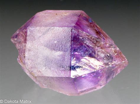 Quartz mineral information and data