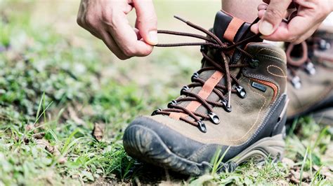 How to clean hiking boots in five easy steps | Advnture