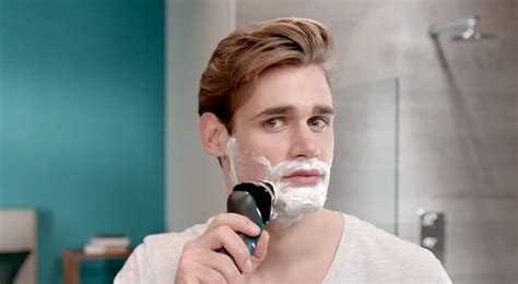 Do You Use Shaving Cream with an Electric Razor? Should You Do It?