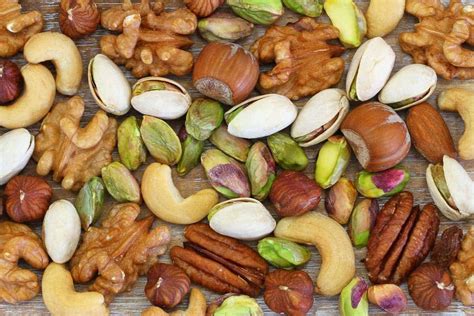 Food Focus: Health Benefits of Nuts - Vibrant Nutrition