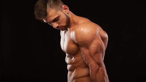 How to flex your triceps (5 ways)