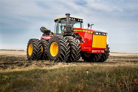 Versatile Tractors - New Farming Gear | Power Farming