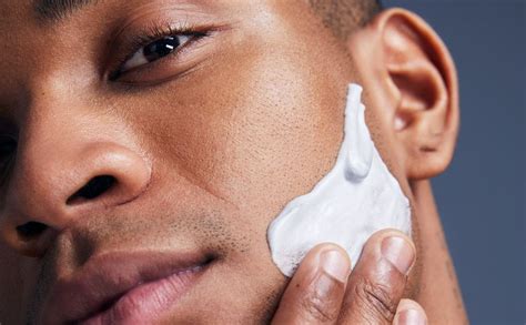 What Does Aftershave Do? Types &amp; How to Use | NIVEA