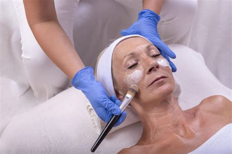 5 Best Anti Aging Facial Treatments