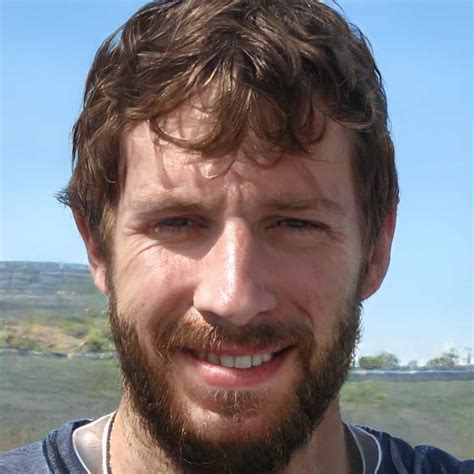 Stubble Neckline: How To Trim, Maintain, Where It Should Be