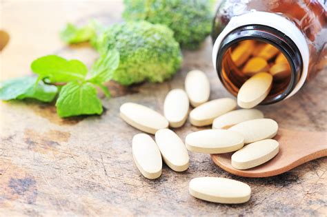 Vitamins: MedlinePlus