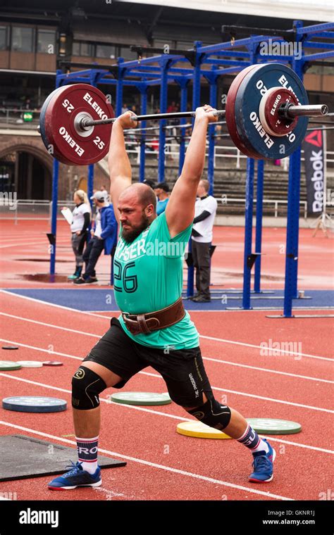 Weight lifting judge hi-res stock photography and images - Alamy