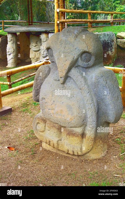 Pre colombian stone sculpture hi-res stock photography and images - Alamy