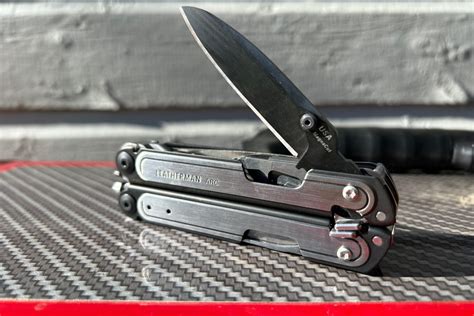 Leatherman Arc Review