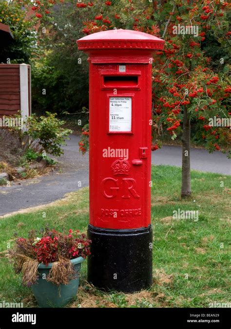 Priority Mail Stock Photos &amp; Priority Mail Stock Images - Alamy