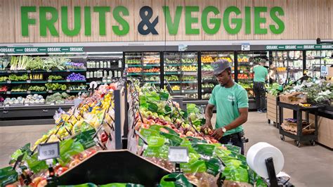 Get an exclusive first look inside the redesigned Amazon Fresh grocery ...
